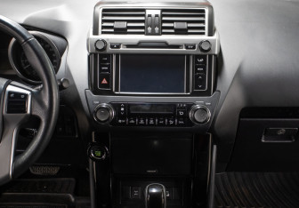 Подержанный автомобиль Toyota Land Cruiser Prado 2017 года (15 фото)