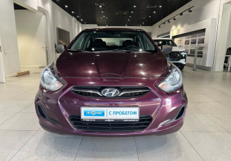 Подержанный автомобиль Hyundai Solaris Sedan 2012 года (2 фото)