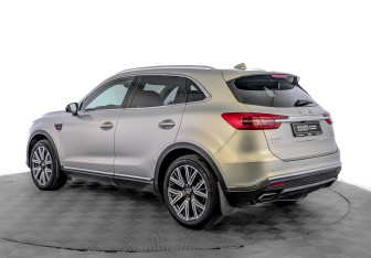 Подержанный автомобиль Hongqi HS5 2024 года (7 фото)