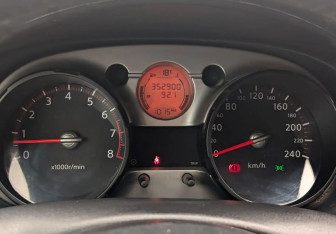 Подержанный автомобиль Nissan Qashqai 2008 года (12 фото)