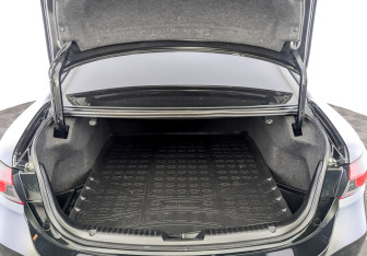 Подержанный автомобиль Mazda 6 Sedan 2014 года (10 фото)