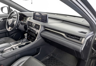 Подержанный автомобиль Lexus RX 2019 года (11 фото)