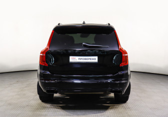 Подержанный автомобиль Volvo XC90 2017 года (6 фото)