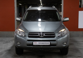 Подержанный автомобиль Toyota RAV4 2008 года (2 фото)