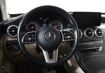 Подержанный автомобиль Mercedes-Benz GLC Coupe 2021 года (18 фото)