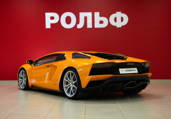 Подержанный автомобиль Lamborghini Aventador Coupe 2017 года (7 фото)