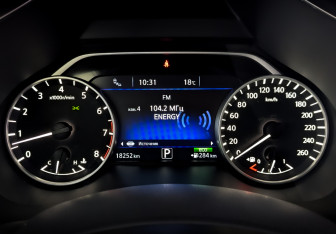 Подержанный автомобиль Nissan Murano Suv 2022 года (13 фото)