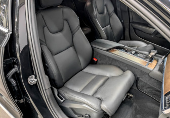 Подержанный автомобиль Volvo S90 2020 года (24 фото)