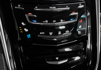 Подержанный автомобиль Cadillac Escalade Suv 2019 года (17 фото)