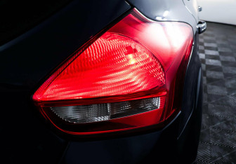 Подержанный автомобиль Ford Focus Hatchback 2016 года (8 фото)