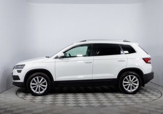 Подержанный автомобиль Skoda Karoq 2020 года (8 фото)