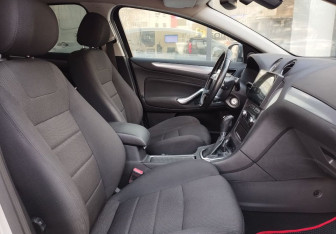 Подержанный автомобиль Ford Mondeo Sedan 2014 года (10 фото)