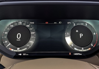 Подержанный автомобиль Land Rover Range Rover Sport 2024 года (16 фото)