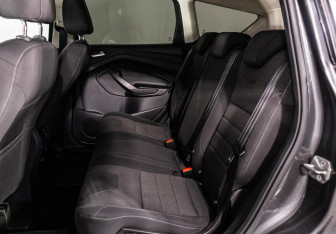 Подержанный автомобиль Ford Kuga 2016 года (12 фото)