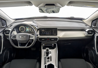 Подержанный автомобиль Geely Coolray 2022 года (14 фото)