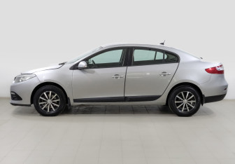 Подержанный автомобиль Renault Fluence 2014 года (8 фото)