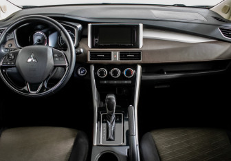 Подержанный автомобиль Mitsubishi Xpander 2022 года (12 фото)