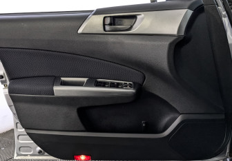 Подержанный автомобиль Subaru Forester Suv 2012 года (18 фото)