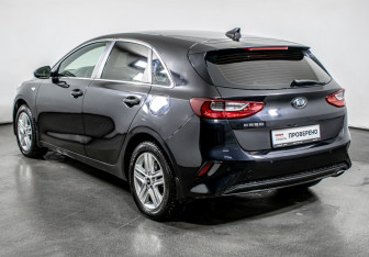 Подержанный автомобиль Kia Ceed Hatchback 2018 года (7 фото)