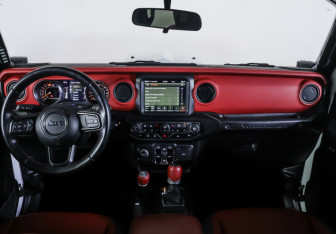 Подержанный автомобиль Jeep Wrangler 2022 года (14 фото)