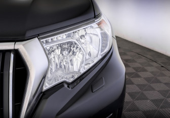 Подержанный автомобиль Toyota Land Cruiser Prado 2018 года (16 фото)