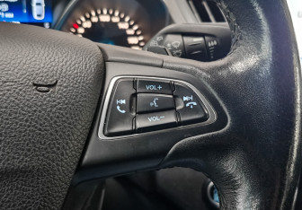 Подержанный автомобиль Ford Kuga 2017 года (25 фото)