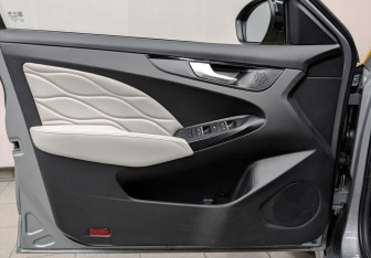 Подержанный автомобиль Kaiyi E5 2024 года (18 фото)