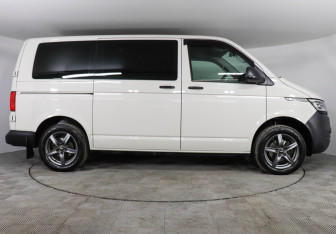 Подержанный автомобиль Volkswagen Caravelle 2021 года (4 фото)