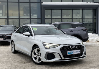Подержанный автомобиль Audi A3 Sedan 2021 года (3 фото)