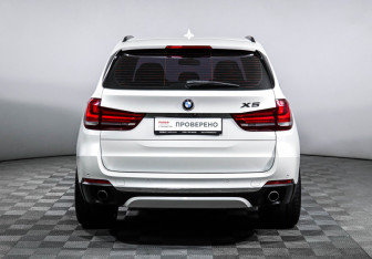 Подержанный автомобиль BMW X5 2014 года (6 фото)