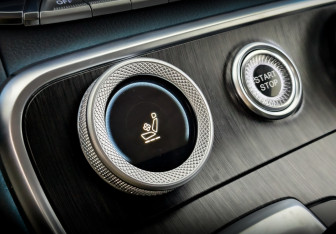 Подержанный автомобиль Hongqi H9 2024 года (30 фото)