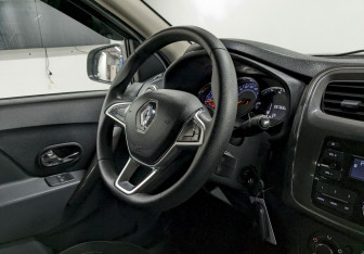 Подержанный автомобиль Renault Sandero 2021 года (20 фото)