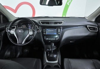 Подержанный автомобиль Nissan Qashqai 2014 года (8 фото)
