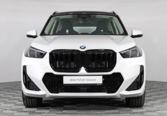 Новый BMW X1 2025 (3 фото)