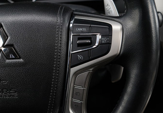 Подержанный автомобиль Mitsubishi Pajero Sport 2020 года (22 фото)