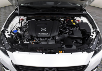 Подержанный автомобиль Mazda 3 Sedan 2018 года (8 фото)