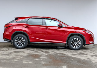 Подержанный автомобиль Lexus RX 2021 года (4 фото)