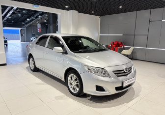 Подержанный автомобиль Toyota Corolla Sedan 2008 года (5 фото)