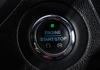 Подержанный автомобиль Ford Explorer 2017 года (14 фото)