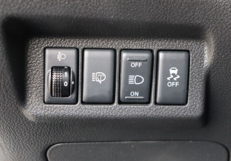 Подержанный автомобиль Nissan X-Trail 2012 года (12 фото)