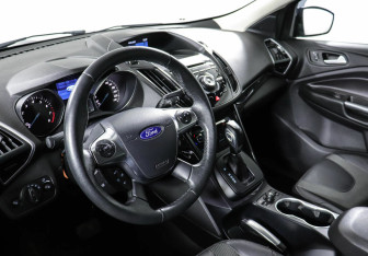 Подержанный автомобиль Ford Kuga 2013 года (7 фото)