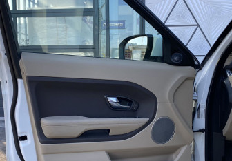 Подержанный автомобиль Land Rover Range Rover Evoque 2012 года (18 фото)