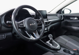 Подержанный автомобиль Kia Cerato Sedan 2021 года (11 фото)