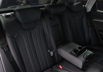 Подержанный автомобиль Audi Q5 2022 года (19 фото)