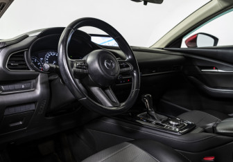 Подержанный автомобиль Mazda CX-30 2021 года (9 фото)