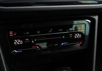 Подержанный автомобиль Volkswagen Tiguan 2021 года (16 фото)