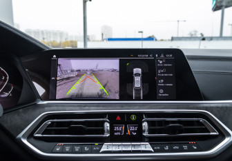 Подержанный автомобиль BMW X5 2020 года (22 фото)