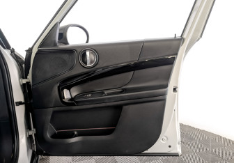 Подержанный автомобиль MINI Countryman 2021 года (24 фото)