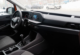 Подержанный автомобиль Volkswagen Caddy Compactvan 2021 года (9 фото)