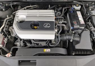 Подержанный автомобиль Lexus ES 2021 года (9 фото)